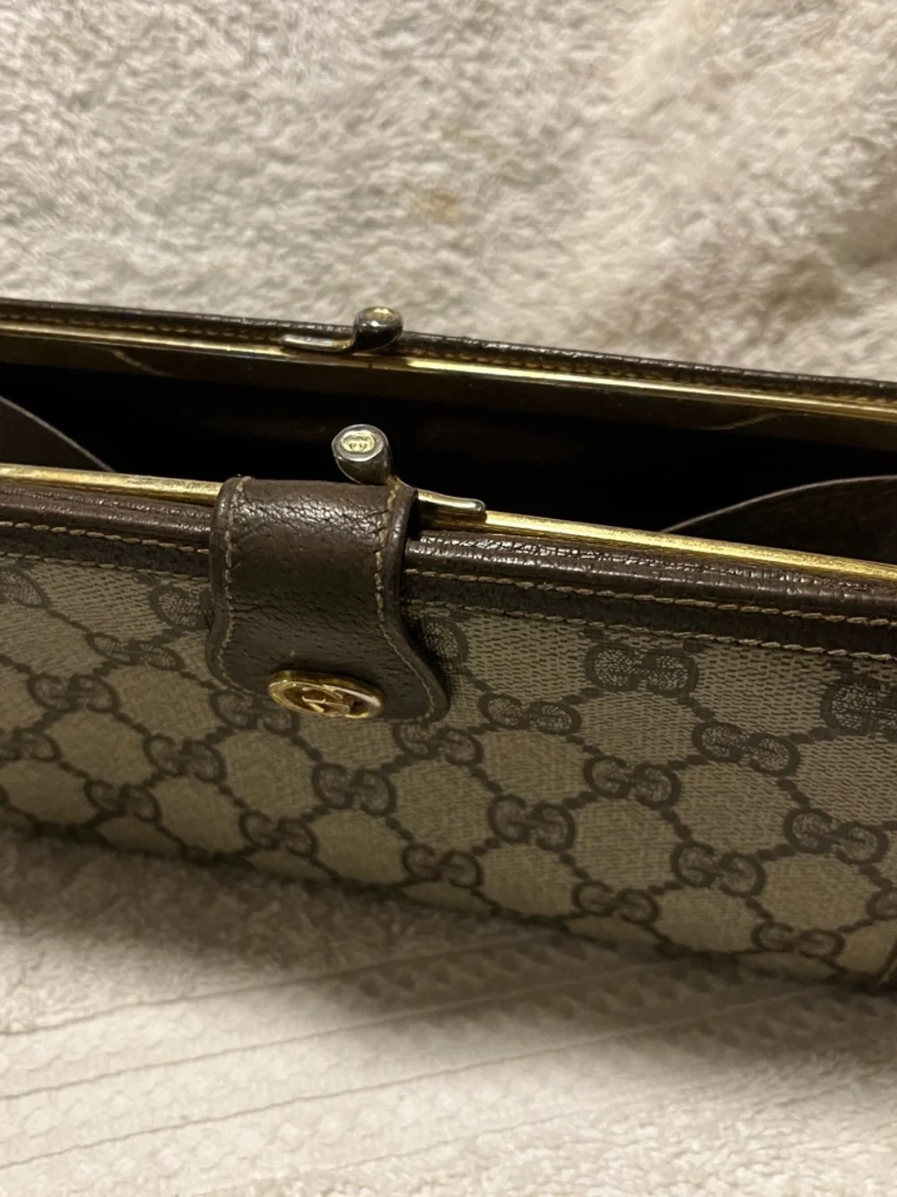 Gucci Beige & Brown GG Canvas Continental Wallet with Gold Logo - Picture 3 of 7
